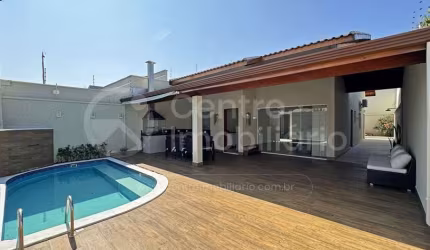 CASA à venda com piscina e 3 quartos em Peruíbe, no bairro Estancia Sao Jose