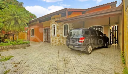 CASA à venda com 3 quartos em Peruíbe, no bairro Parque Turistico