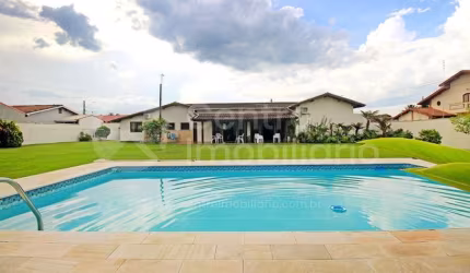 CASA à venda com piscina e 5 quartos em Peruíbe, no bairro Stella Maris