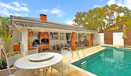CASA à venda com 3 quartos em Peruíbe, no bairro Bougainvillee III
