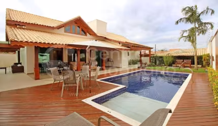 CASA à venda com piscina e 4 quartos em Peruíbe, no bairro Stella Maris