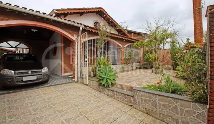 CASA à venda com 3 quartos em Peruíbe, no bairro Jardim Imperador