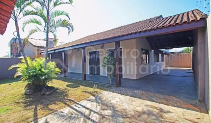 CASA à venda com 3 quartos em Peruíbe, no bairro Parque Turistico