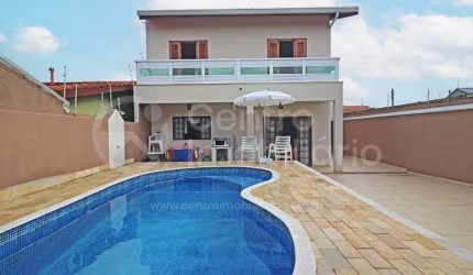 CASA à venda com piscina e 4 quartos em Peruíbe, no bairro Cidade Nova Peruíbe