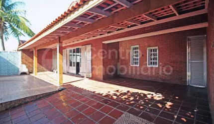 CASA à venda com 3 quartos em Peruíbe, no bairro Jardim Ribamar