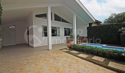 CASA à venda com piscina e 4 quartos em Peruíbe, no bairro Parque Balneario Oasis