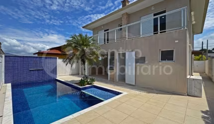CASA à venda com piscina e 4 quartos em Peruíbe, no bairro Bougainvillee IV