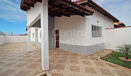 CASA à venda com 2 quartos em Peruíbe, no bairro Jardim Somar