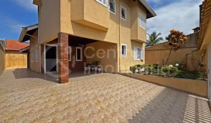 CASA à venda com piscina e 4 quartos em Peruíbe, no bairro Parque Turistico