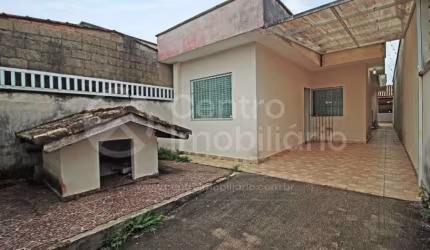 CASA à venda com 2 quartos em Peruíbe, no bairro Parque D Aville