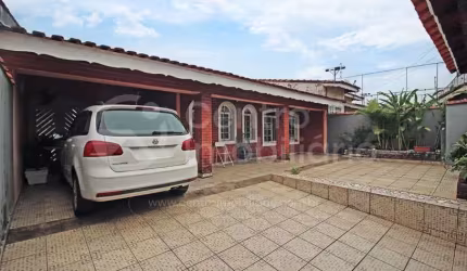 CASA à venda com 3 quartos em Peruíbe, no bairro Balneario Josedy