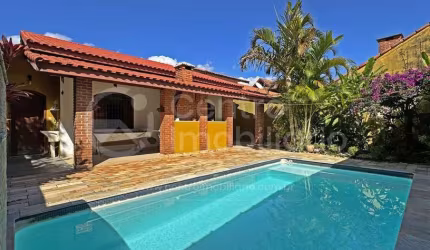 CASA à venda com piscina e 3 quartos em Peruíbe, no bairro Cidade Nova Peruíbe