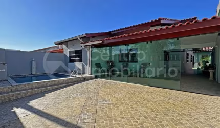 CASA à venda com piscina e 3 quartos em Peruíbe, no bairro Estancia Sao Jose
