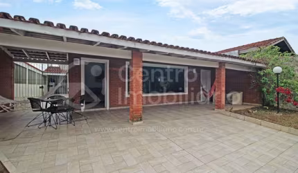 CASA à venda com 2 quartos em Peruíbe, no bairro Parque Balneario Oasis