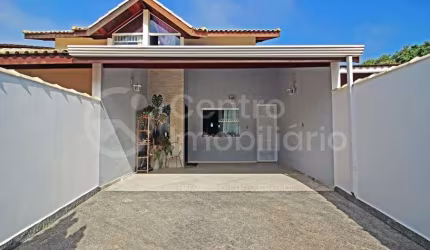 CASA à venda com 3 quartos em Peruíbe, no bairro Vila Romar