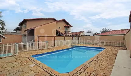 CASA à venda com piscina e 2 quartos em Peruíbe, no bairro Estancia Sao Jose
