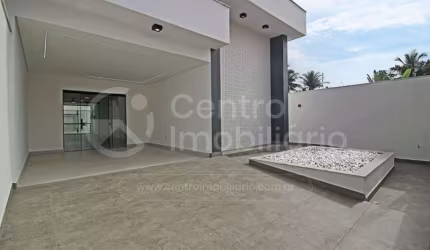 CASA à venda com piscina e 3 quartos em Peruíbe, no bairro Jardim Icaraiba