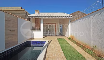 CASA à venda com piscina e 2 quartos em Peruíbe, no bairro Parque D Aville