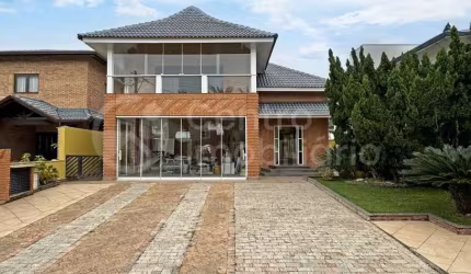 CASA à venda com piscina e 3 quartos em Peruíbe, no bairro Bougainvillee I