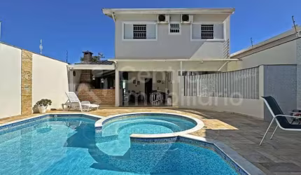 CASA à venda com piscina e 4 quartos em Peruíbe, no bairro Balneario Barra de Jangada