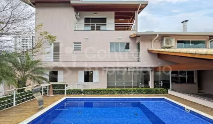 CASA à venda com piscina e 6 quartos em Peruíbe, no bairro Centro
