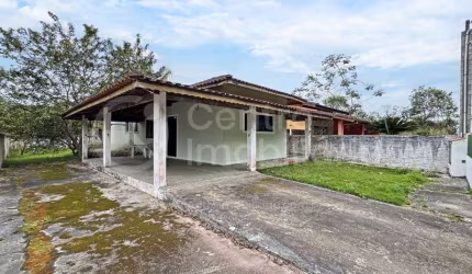 CASA à venda com 1 quartos em Peruíbe, no bairro Jardim Sao Luiz