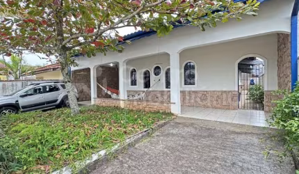 CASA à venda com 4 quartos em Peruíbe, no bairro Maria H Novaes