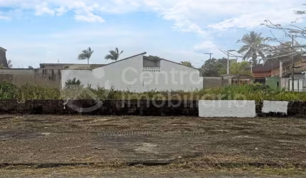 TERRENO à venda em Peruíbe, no bairro Maria H Novaes
