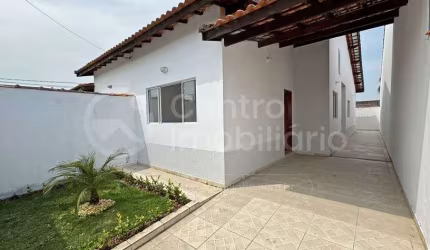 CASA à venda com 2 quartos em Peruíbe, no bairro Jardim Somar