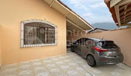 CASA à venda com 1 quartos em Peruíbe, no bairro Jardim Veneza