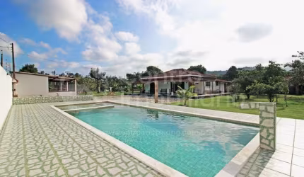 CASA à venda com piscina e 2 quartos em Peruíbe, no bairro Bananal