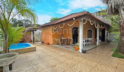 CASA à venda com piscina e 2 quartos em Peruíbe, no bairro Cidade Nova Peruíbe