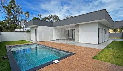 CASA à venda com piscina e 3 quartos em Peruíbe, no bairro Jardim Sao Luiz