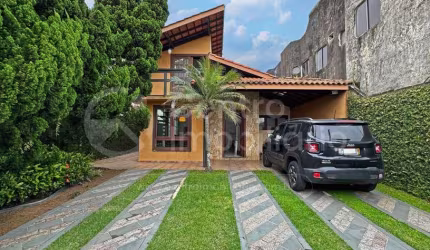 CASA à venda com 3 quartos em Peruíbe, no bairro Centro