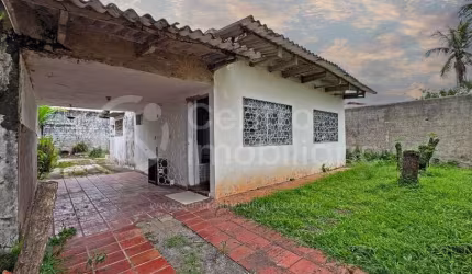 CASA à venda com 1 quartos em Peruíbe, no bairro Jardim Ribamar