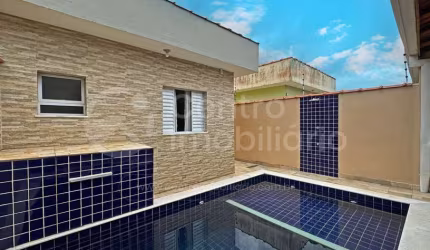 CASA à venda com piscina e 2 quartos em Peruíbe, no bairro Cidade Nova Peruíbe