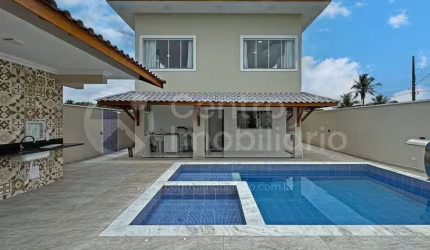 CASA à venda com piscina e 3 quartos em Peruíbe, no bairro Jardim Sao Luiz