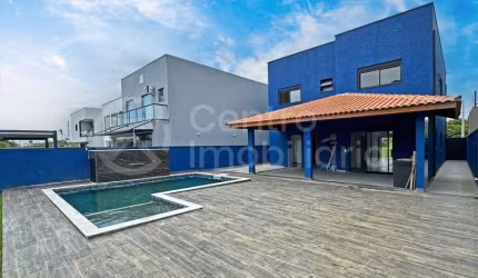 CASA à venda com piscina e 4 quartos em Peruíbe, no bairro Residencial Bosque Três Marias
