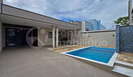 CASA à venda com piscina e 3 quartos em Peruíbe, no bairro Estancia Sao Jose