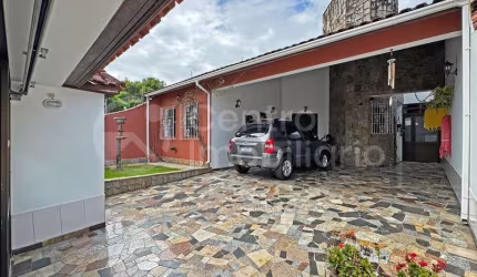 CASA à venda com 3 quartos em Peruíbe, no bairro Jardim Marcia