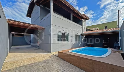 CASA à venda com piscina e 3 quartos em Peruíbe, no bairro Balneario Sao Joao Batista