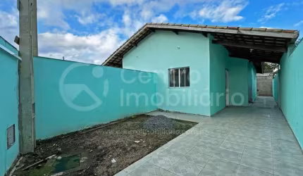 CASA à venda com 2 quartos em Peruíbe, no bairro Estancia dos Eucaliptos