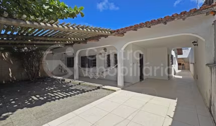 CASA à venda com 3 quartos em Peruíbe, no bairro Balneario Josedy