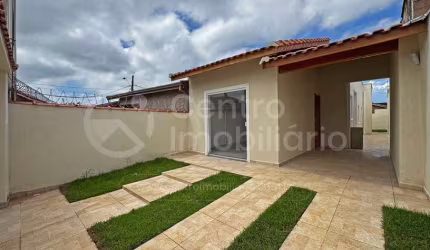 CASA à venda com 3 quartos em Peruíbe, no bairro Balneario Sao Joao Batista