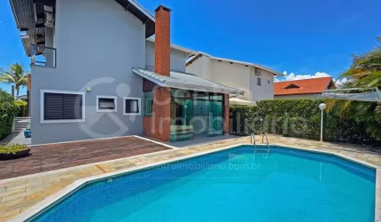 CASA à venda com piscina e 3 quartos em Peruíbe, no bairro Bougainvillee II