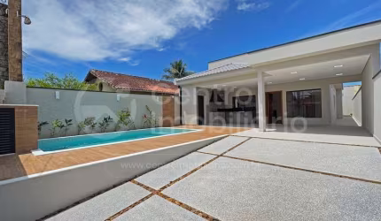 CASA à venda com piscina e 3 quartos em Peruíbe, no bairro Cidade Nova Peruíbe