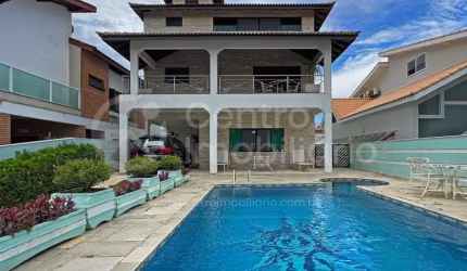 CASA à venda com piscina e 3 quartos em Peruíbe, no bairro Bougainvillee I