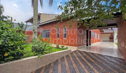 CASA à venda com 3 quartos em Peruíbe, no bairro Parque Balneario Oasis