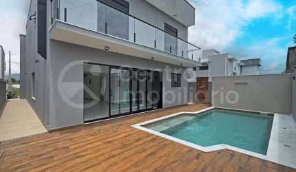 CASA à venda com piscina e 4 quartos em Peruíbe, no bairro Bougainvillee IV