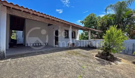 CASA à venda com 2 quartos em Peruíbe, no bairro Centro